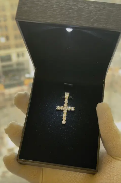 30-Pointer Diamond Cross diamond jewelry